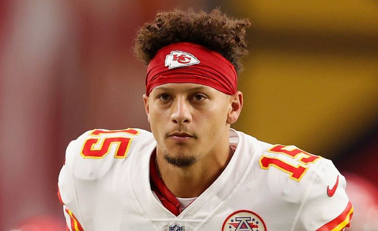 Patrick Mahomes Age, Height, Weight, Wife, Net Worth, Stats, Family ...